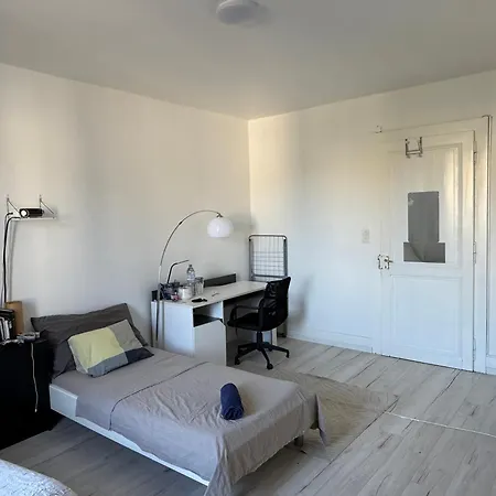 Maison d'hôtes Privée Cosy à 30s De La Gare De Renens