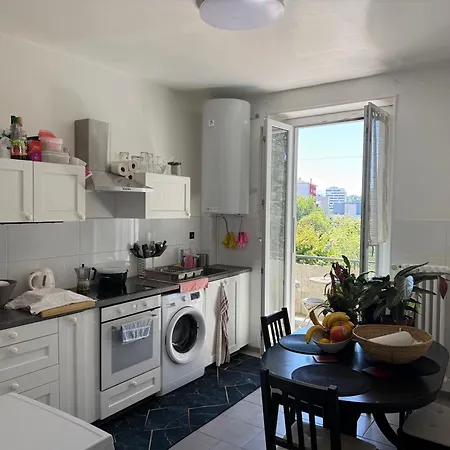 Privée Cosy à 30s De La Gare De Maison d'hôtes